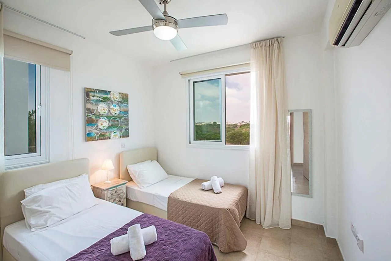 פרוטאראס Villa Cayenne